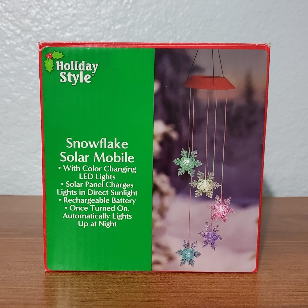 Holiday Style Snowflake Solar Mobile With Color Changing LED lights. NWT